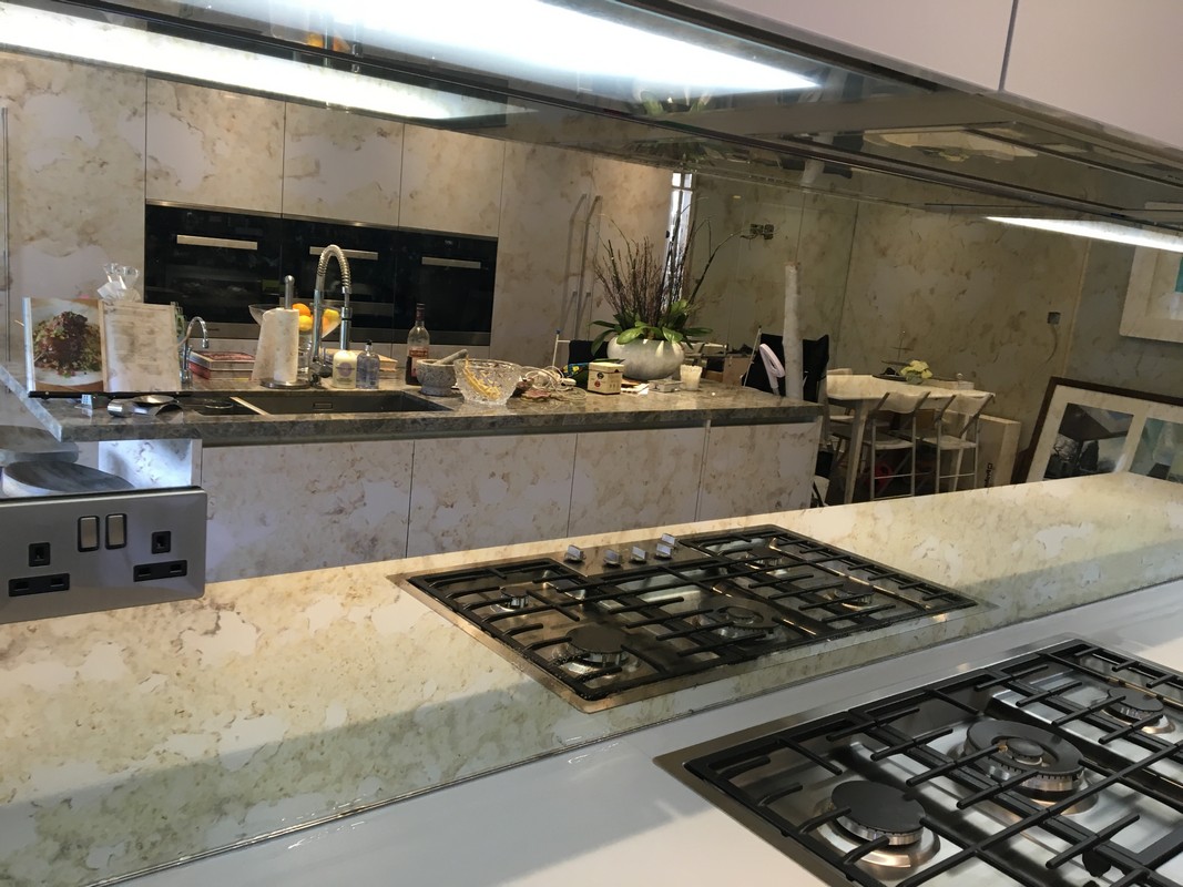 Mirror glass splashback in Holborn luxury kitchen